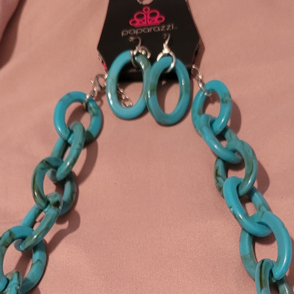 💎Paparazzi Acrylic Necklace